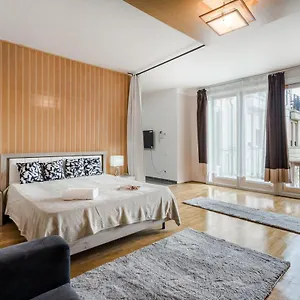 Bpr Timber Loft With Balcony Budapest